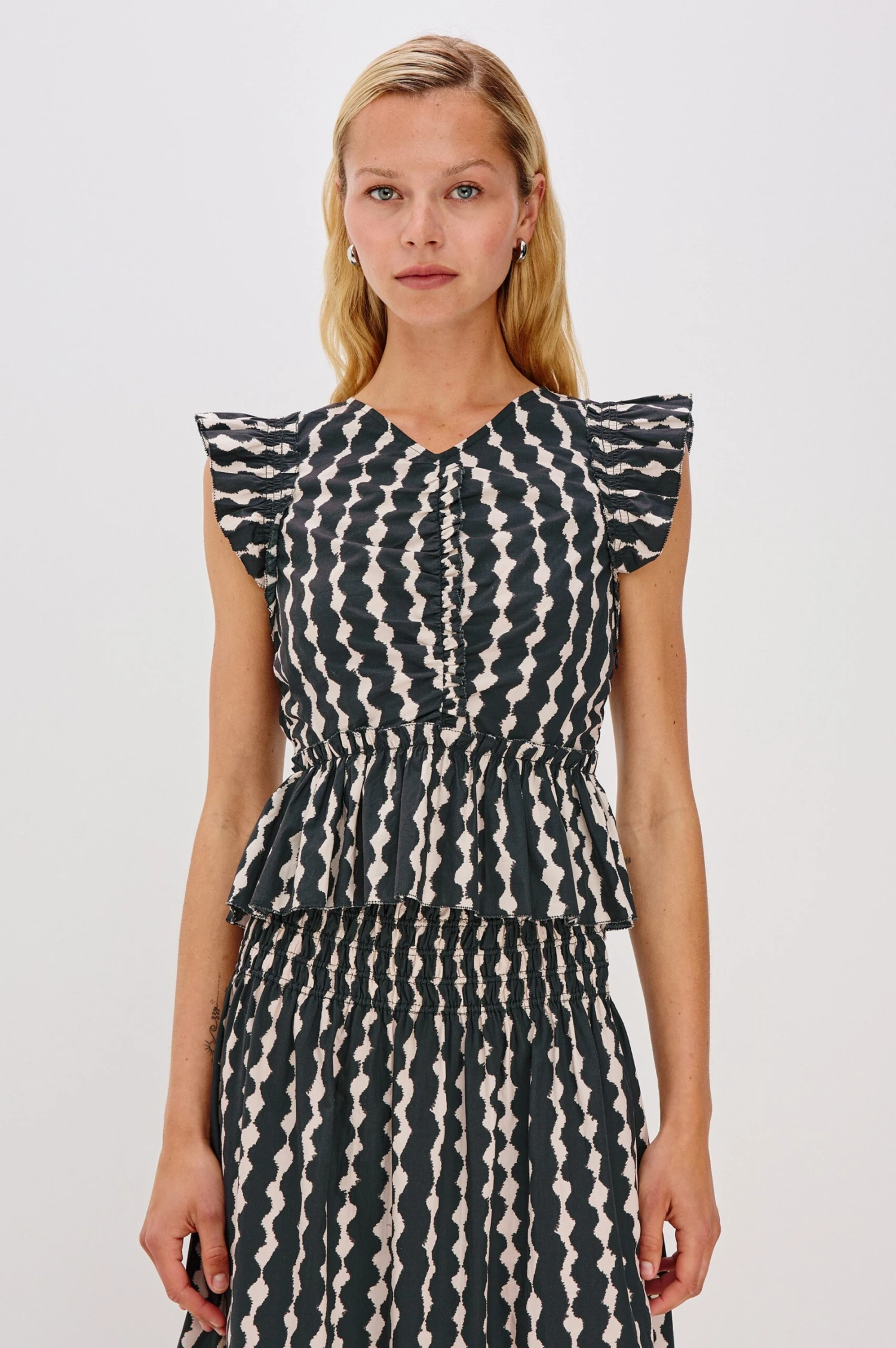 RAILS CALI TOP - PAINTED NOIR 6 RAILS CALI TOP - PAINTED NOIR - Image 4