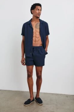 RAILS LA BREA SWIM SHORT - NAVY SEERSUCKER 10 RAILS LA BREA SWIM SHORT - NAVY SEERSUCKER -Rails LA BREA NAVY SEERSUCKER 3A